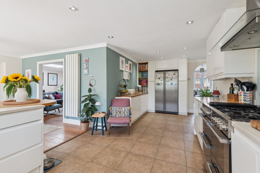 4 bedroom House for Sale West Hill, Hitchin, Hertfordshire