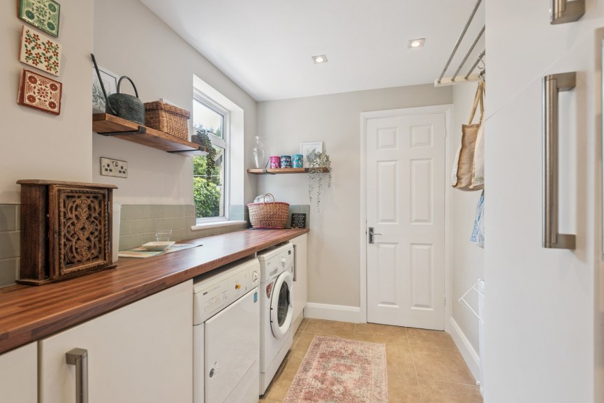 4 bedroom House for Sale West Hill, Hitchin, Hertfordshire