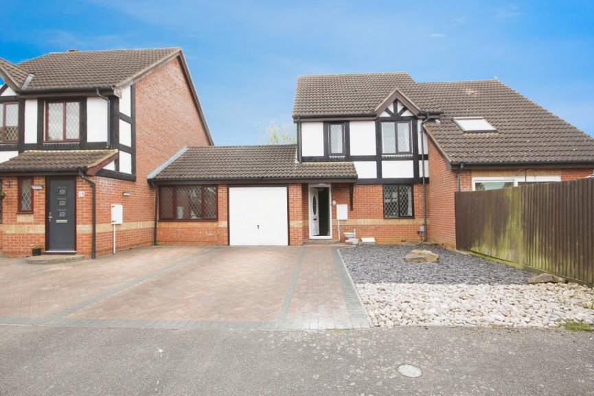Webber Close, Shefford, Bedfordshire