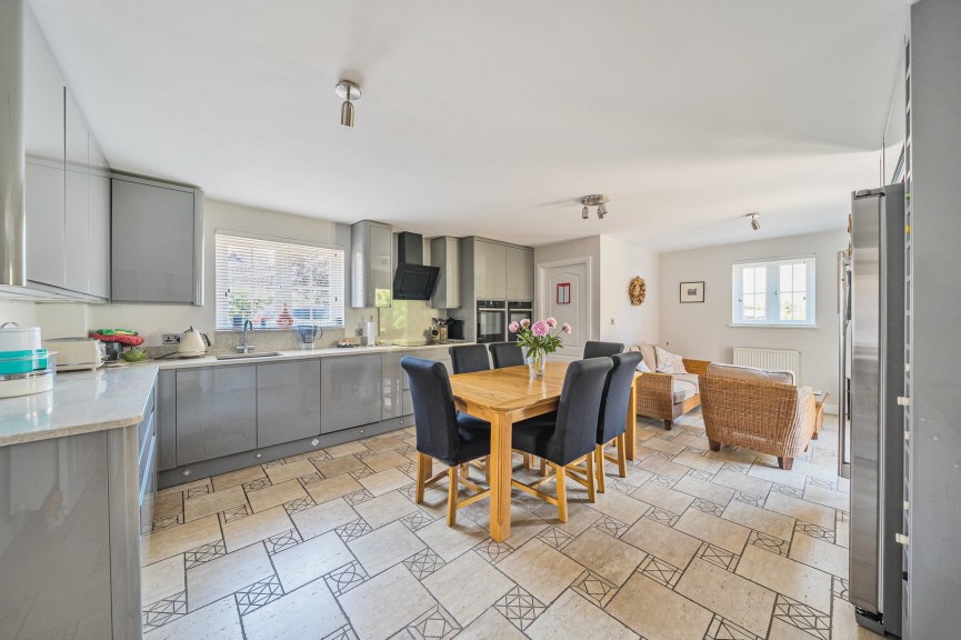 4 bedroom House for Sale Lower Stondon, Henlow, Bedfordshire