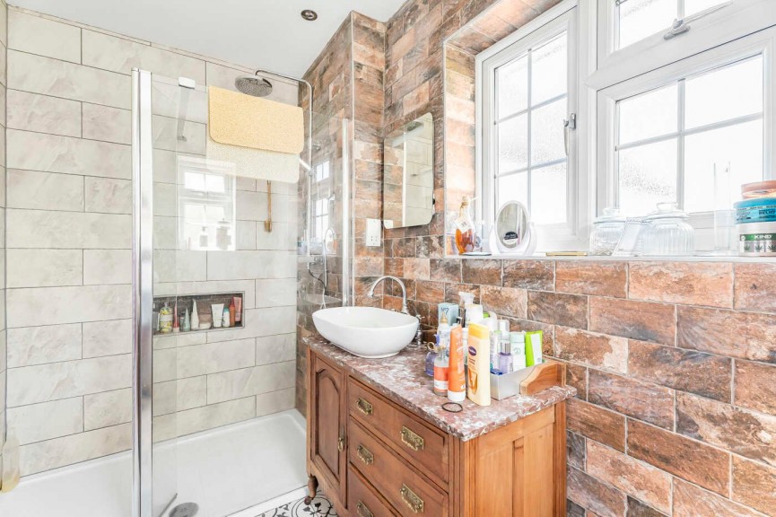 4 bedroom House for Letting Kimbolton Road, Bedford