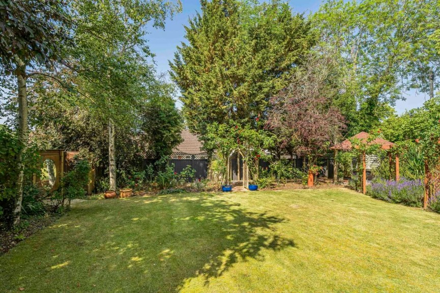 4 bedroom House for Letting Kimbolton Road, Bedford