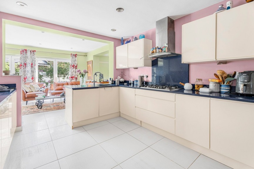 4 bedroom House for Letting Kimbolton Road, Bedford