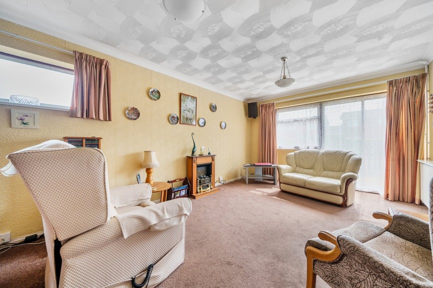 2 bedroom Bungalow for Sale Stotfold, Hitchin, Bedfordshire