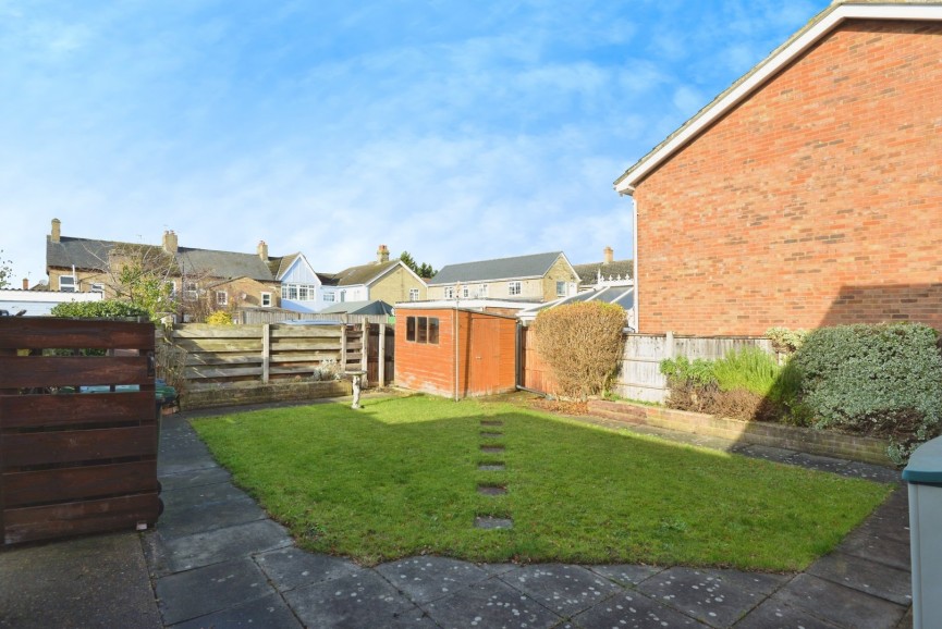 2 bedroom Bungalow for Sale Mowbray Crescent, Stotfold, Bedfordshire