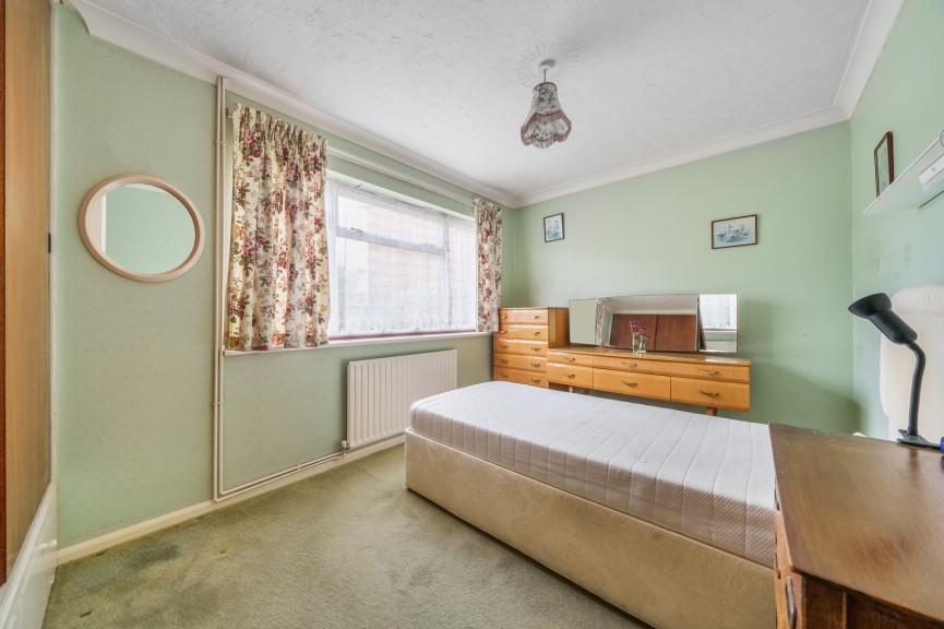 2 bedroom Bungalow for Sale Stotfold, Hitchin, Bedfordshire