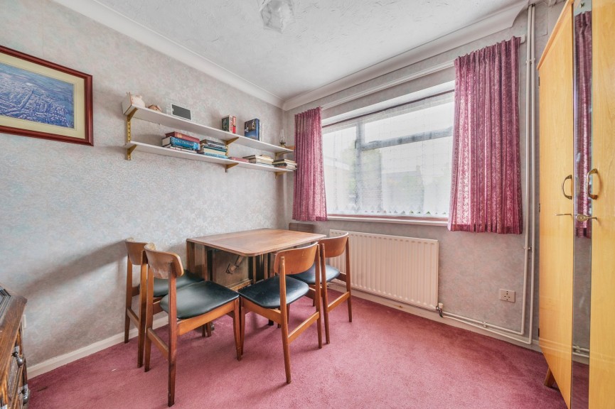 2 bedroom Bungalow for Sale Stotfold, Hitchin, Bedfordshire