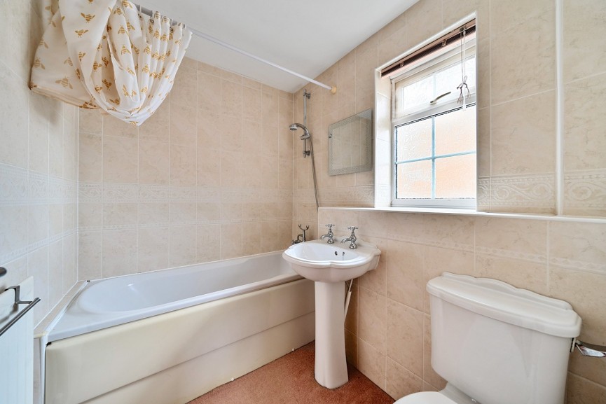 3 bedroom House for Sale Glossop Way, Arlesey, Bedfordshire