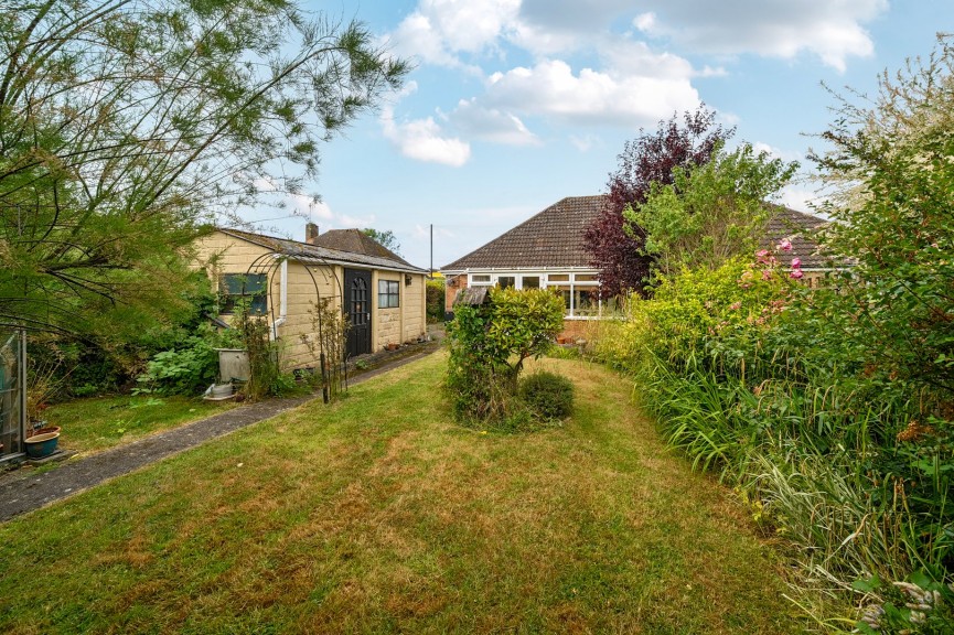 3 bedroom Bungalow for Sale Bedford Road, Henlow, Bedfordshire