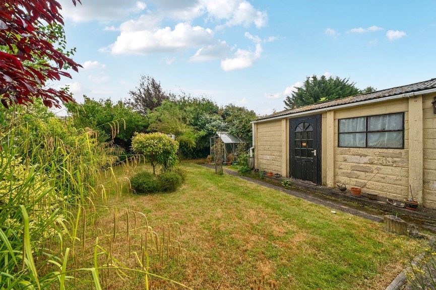 3 bedroom Bungalow for Sale Bedford Road, Henlow, Bedfordshire