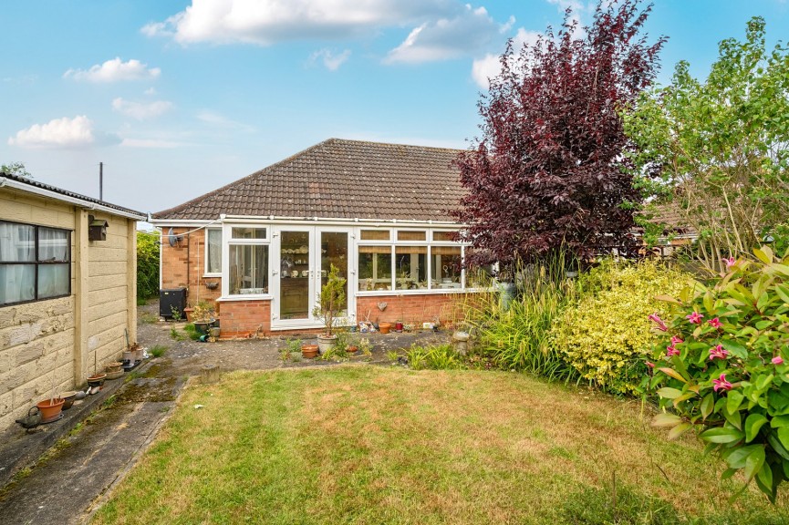 3 bedroom Bungalow for Sale Bedford Road, Henlow, Bedfordshire