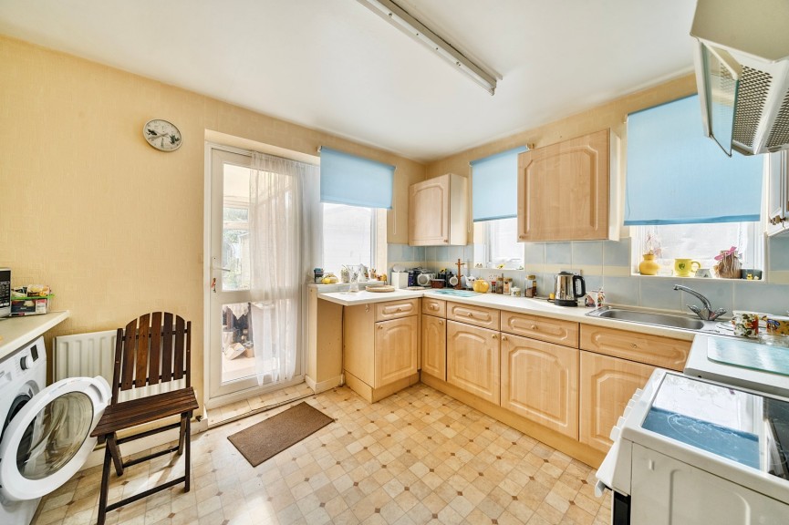 3 bedroom Bungalow for Sale Bedford Road, Henlow, Bedfordshire