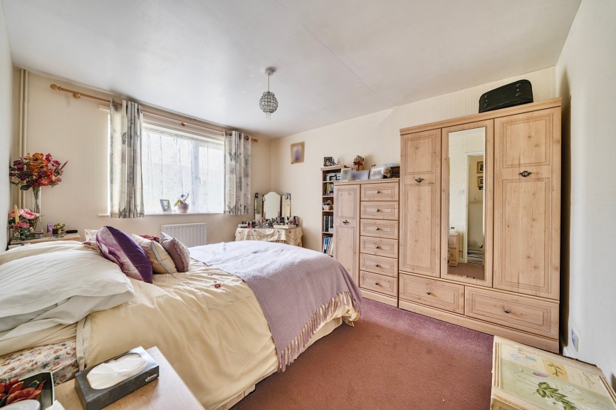3 bedroom Bungalow for Sale Bedford Road, Henlow, Bedfordshire