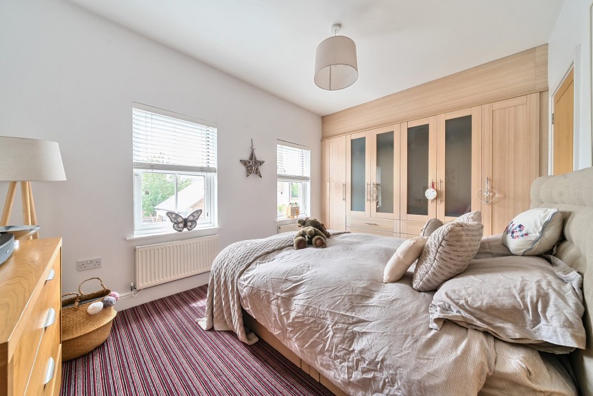 4 bedroom House for Sale Dickens Boulevard, Fairfield, Bedfordshire