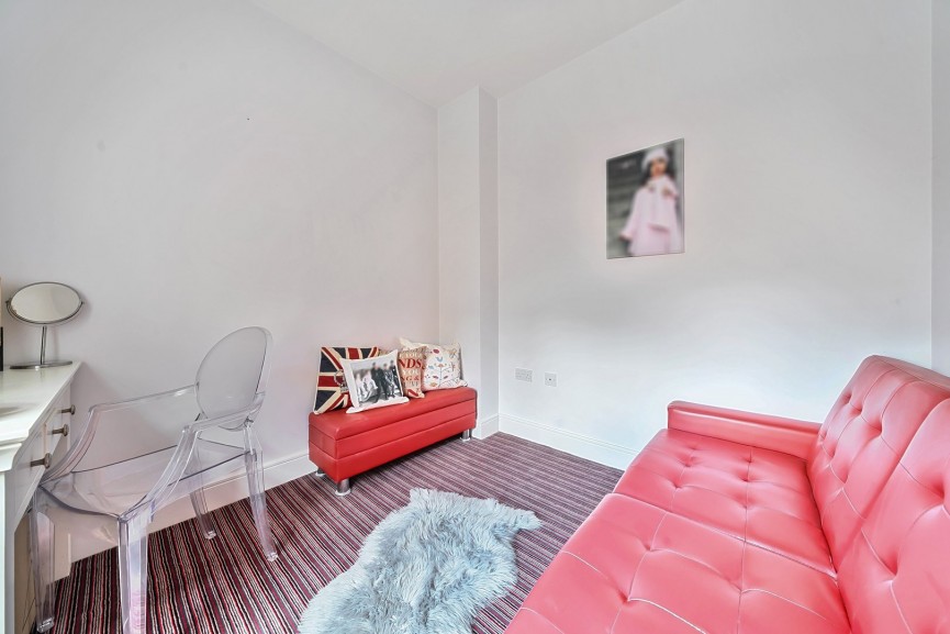 4 bedroom House for Sale Dickens Boulevard, Fairfield, Bedfordshire
