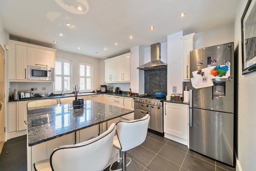 4 bedroom House for Sale Dickens Boulevard, Fairfield, Bedfordshire