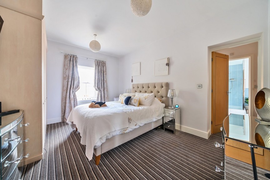 4 bedroom House for Sale Dickens Boulevard, Fairfield, Bedfordshire