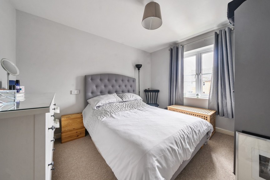 2 bedroom Flat for Sale The Hawthorns, Flitwick, Bedfordshire