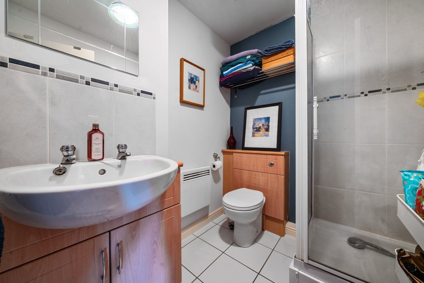 2 bedroom Flat for Sale The Hawthorns, Flitwick, Bedfordshire