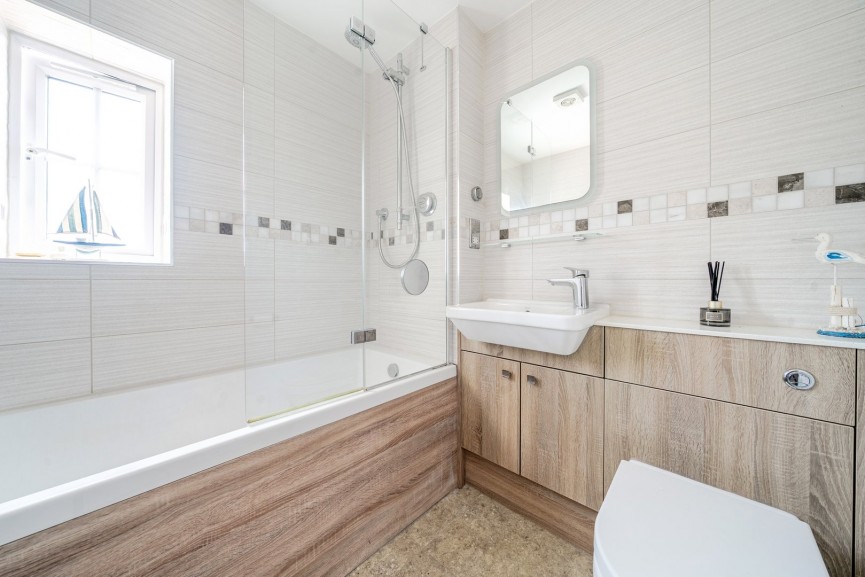 3 bedroom House for Sale The Dairy, Henlow, Bedfordshire