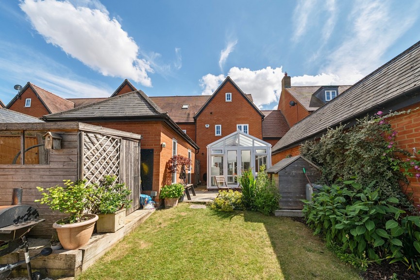 3 bedroom House for Sale The Dairy, Henlow, Bedfordshire