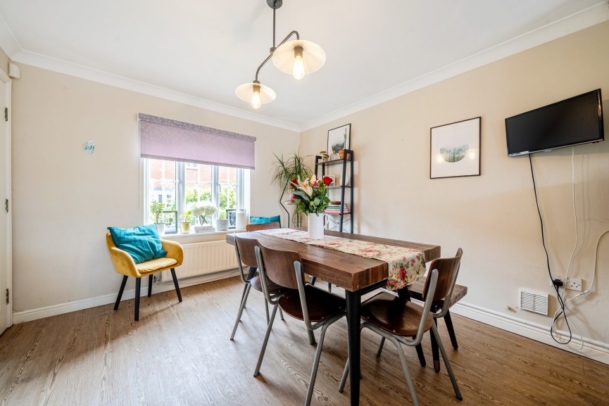 3 bedroom House for Sale The Dairy, Henlow, Bedfordshire