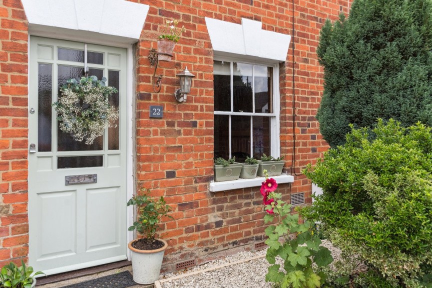 2 bedroom House for Sale Trevor Road, Hitchin, Hertfordshire