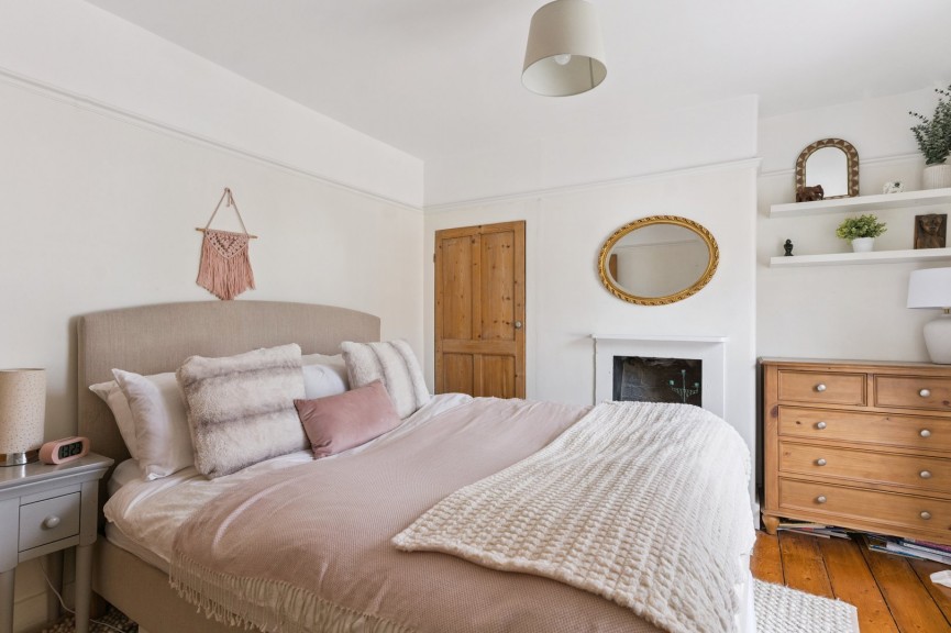 2 bedroom House for Sale Trevor Road, Hitchin, Hertfordshire