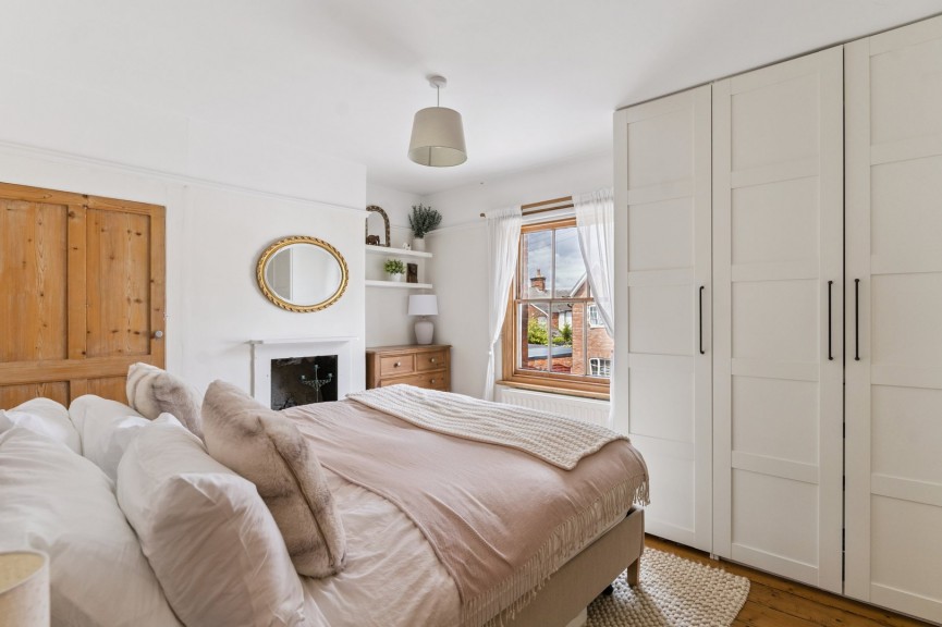 2 bedroom House for Sale Trevor Road, Hitchin, Hertfordshire