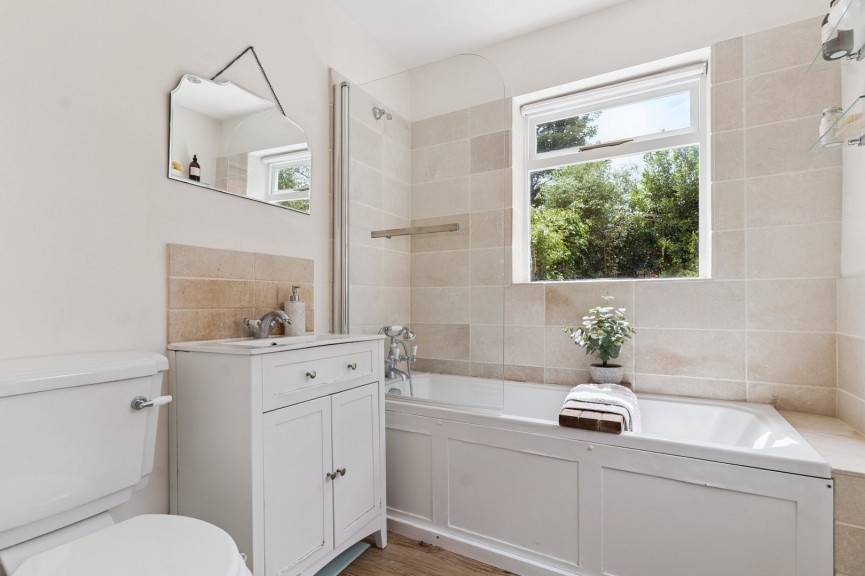 2 bedroom House for Sale Trevor Road, Hitchin, Hertfordshire