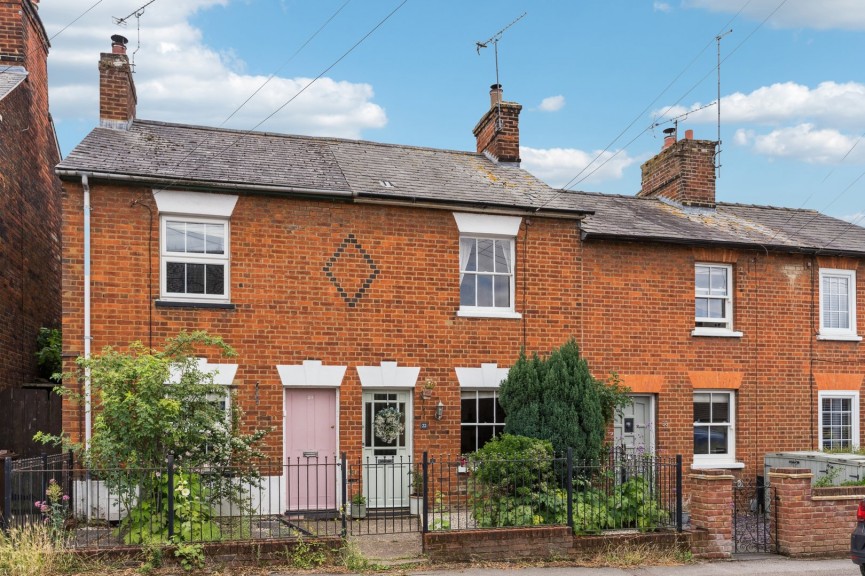 2 bedroom House for Sale Trevor Road, Hitchin, Hertfordshire