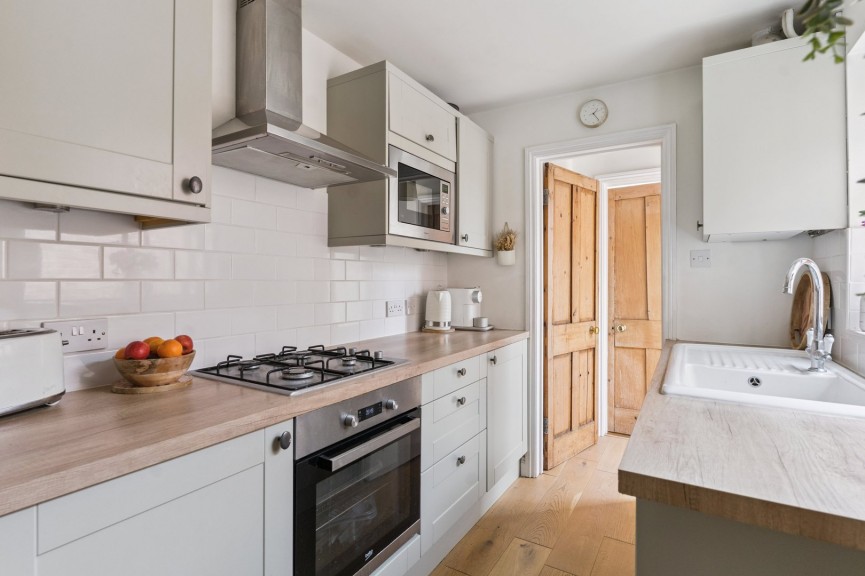 2 bedroom House for Sale Trevor Road, Hitchin, Hertfordshire