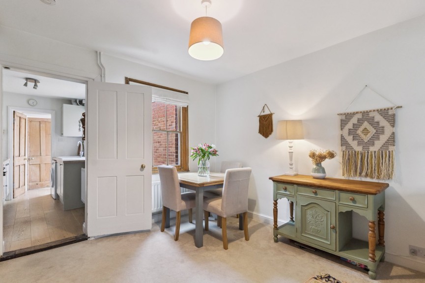 2 bedroom House for Sale Trevor Road, Hitchin, Hertfordshire