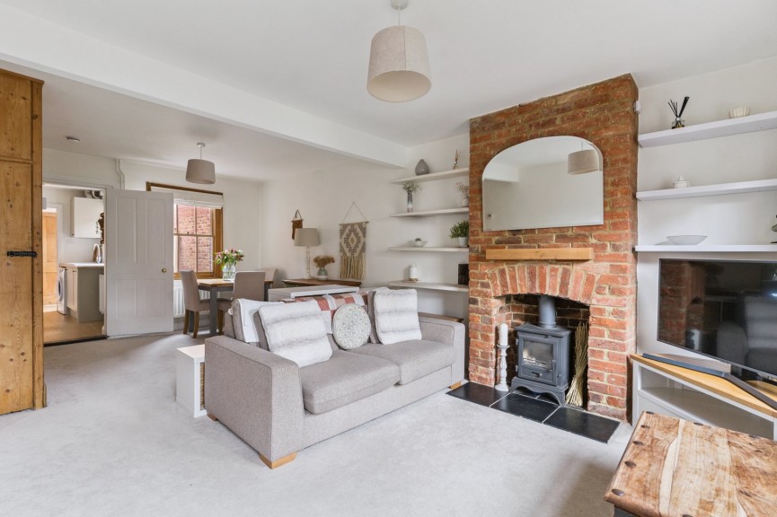 2 bedroom House for Sale Trevor Road, Hitchin, Hertfordshire