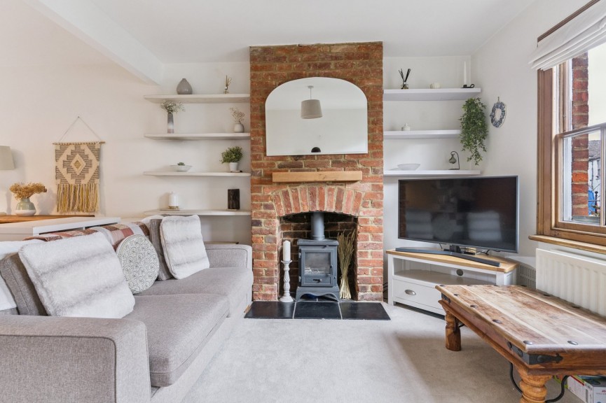 2 bedroom House for Sale Trevor Road, Hitchin, Hertfordshire