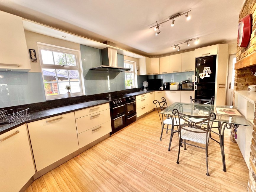 4 bedroom House for Sale Steeple Morden, Royston, Cambridgeshire