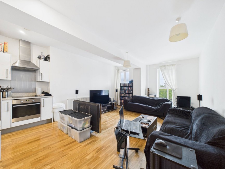 2 bedroom Flat for Sale Walsworth Road, Hitchin, Hertfordshire