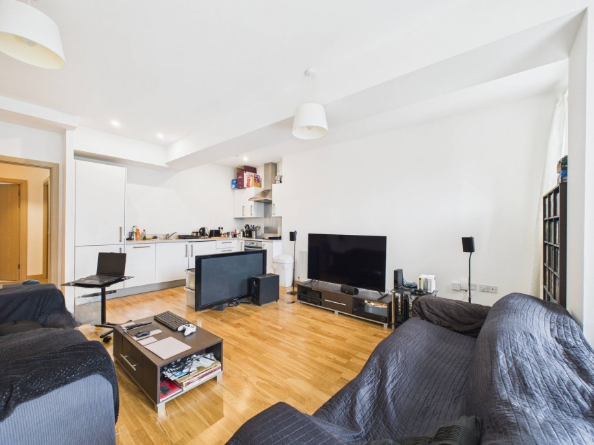 2 bedroom Flat for Sale Walsworth Road, Hitchin, Hertfordshire