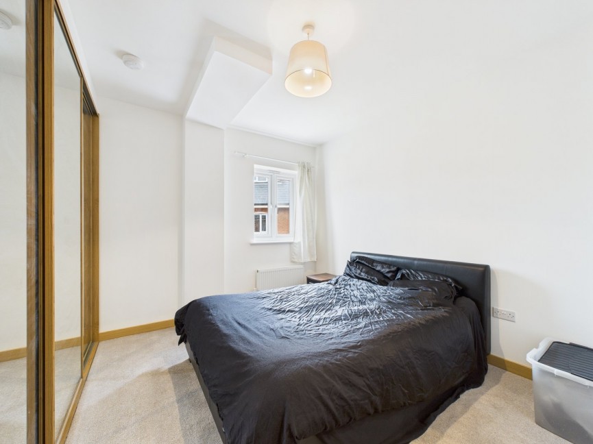 2 bedroom Flat for Sale Walsworth Road, Hitchin, Hertfordshire