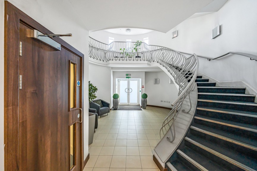 2 bedroom Flat for Sale Walsworth Road, Hitchin, Hertfordshire