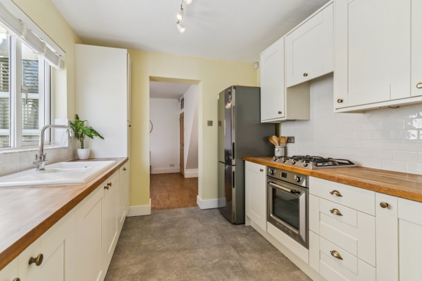 3 bedroom House for Sale Lancaster Road, Hitchin, Hertfordshire