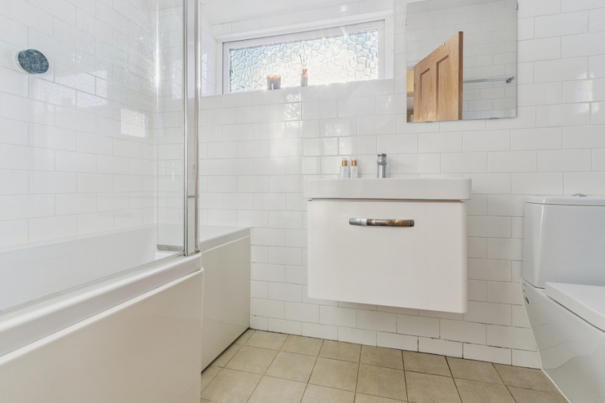 3 bedroom House for Sale Lancaster Road, Hitchin, Hertfordshire