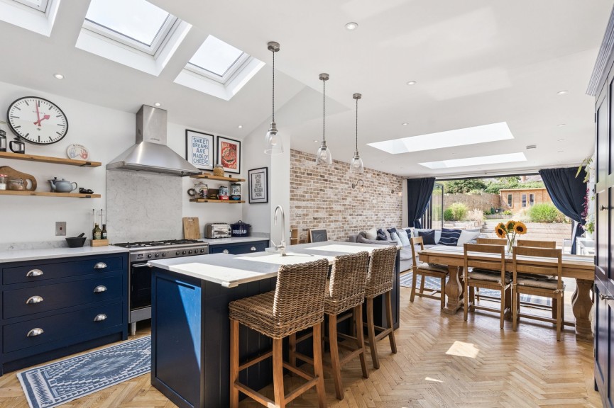 4 bedroom House for Sale Bedford Road, Hitchin, Hertfordshire