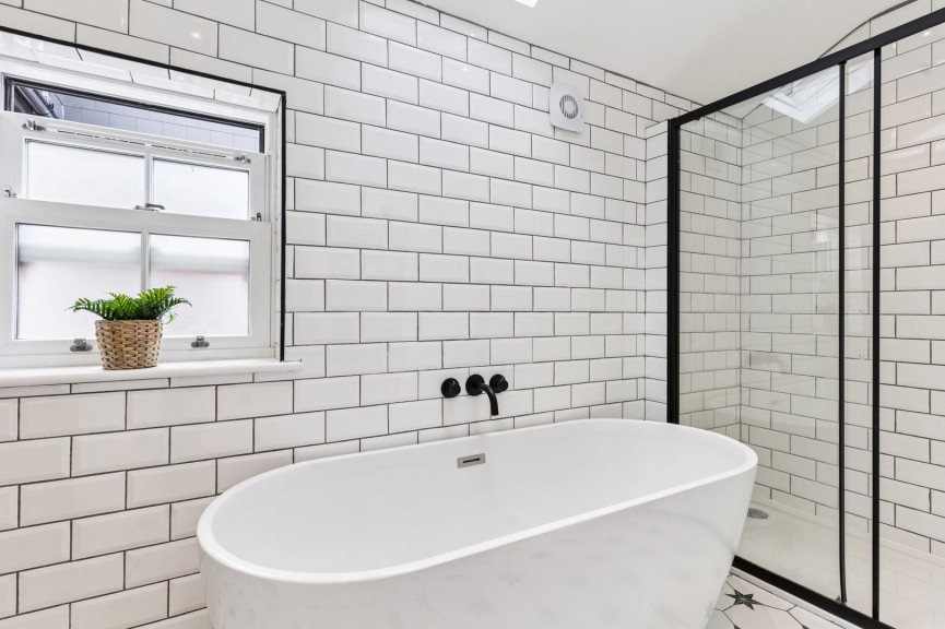 4 bedroom House for Sale Bedford Road, Hitchin, Hertfordshire