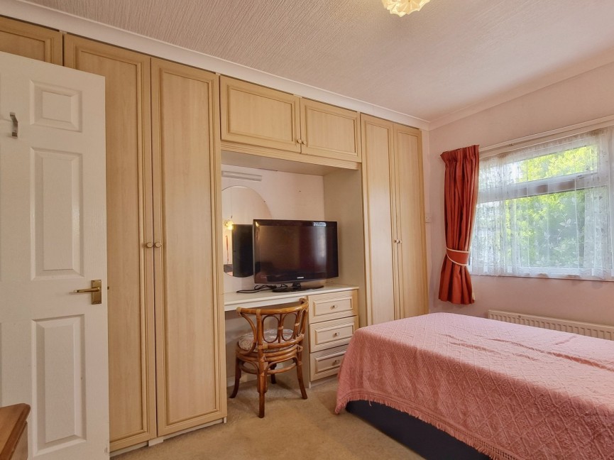 2 bedroom Park home for Sale Maulden, Bedfordshire