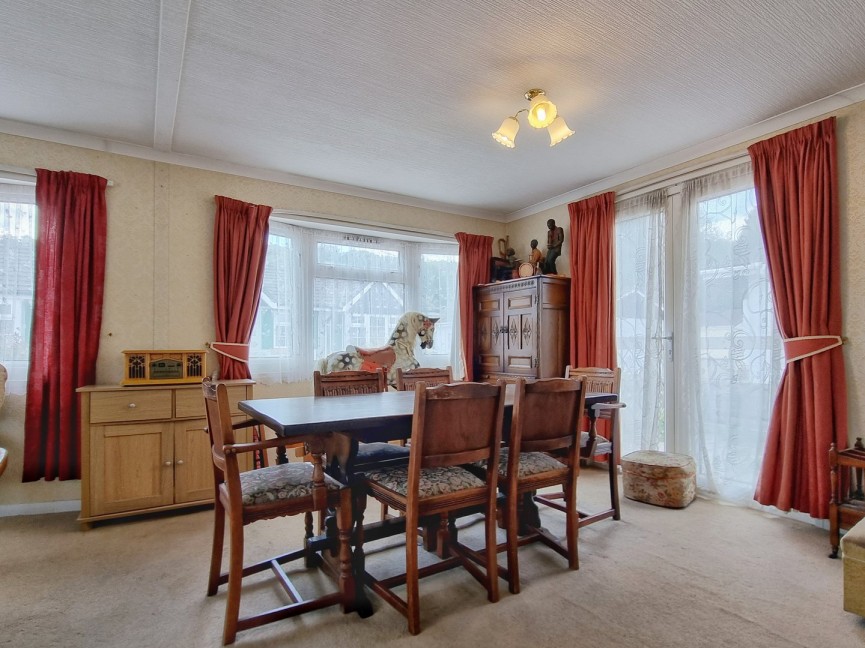 2 bedroom Park home for Sale Maulden, Bedfordshire