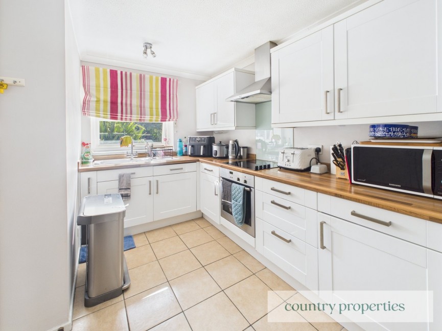 2 bedroom House for Sale Bassingburn Walk, Welwyn Garden City, Hertfordshire