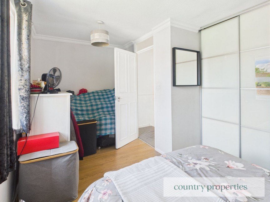 2 bedroom House for Sale Bassingburn Walk, Welwyn Garden City, Hertfordshire