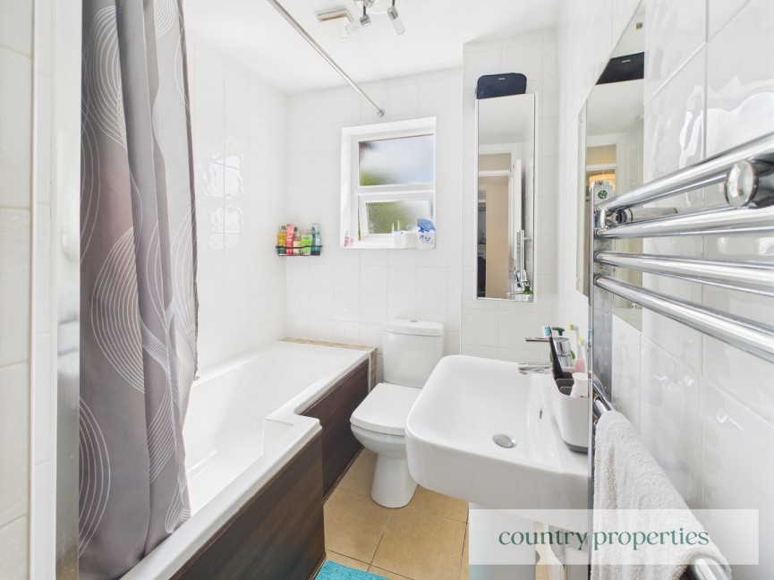 2 bedroom House for Sale Bassingburn Walk, Welwyn Garden City, Hertfordshire