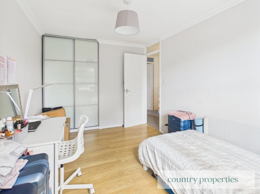 2 bedroom House for Sale Bassingburn Walk, Welwyn Garden City, Hertfordshire